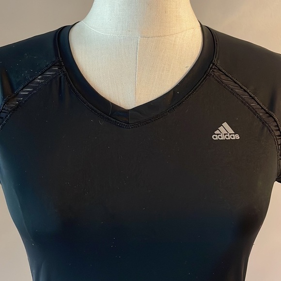ADIDAS women’s CLIMALITE athletic top short sleeve V neck size Small BLACK - Picture 3 of 9